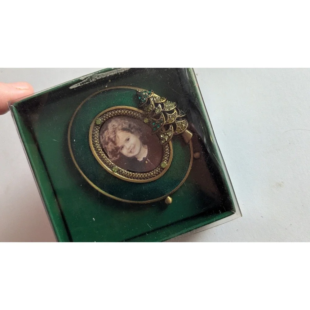 Two's Company Austrian Crystal Jeweled Clip-On Photo Frame Green Christmas Tree
